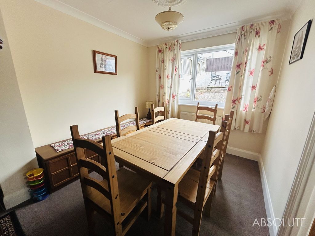 Property photo 3 of 33 Dining