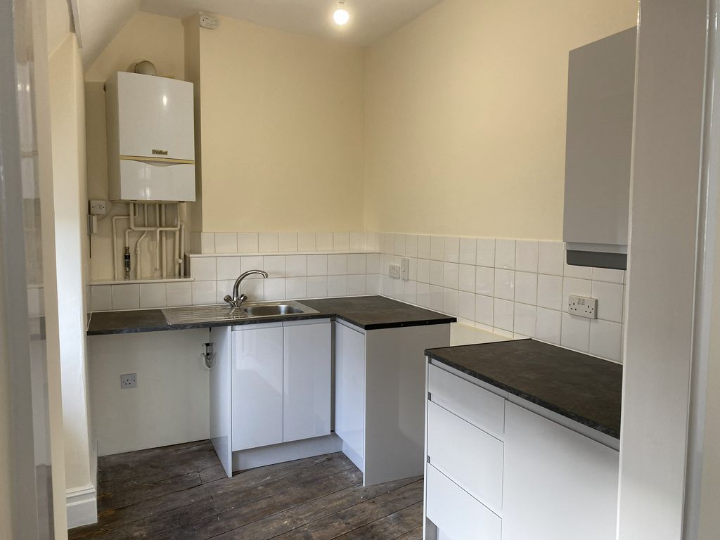 Property photo 2 of 9 Kitchen