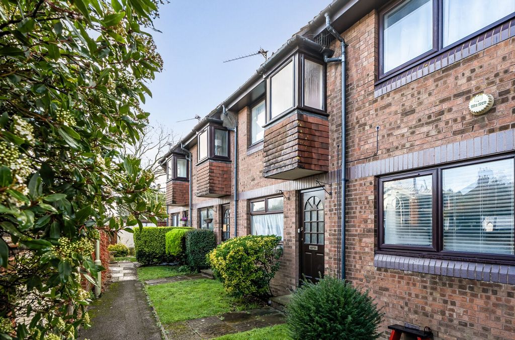 Property photo 1 of 8