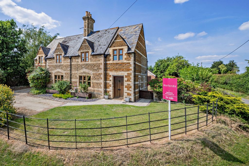 Property photo 2 of 16