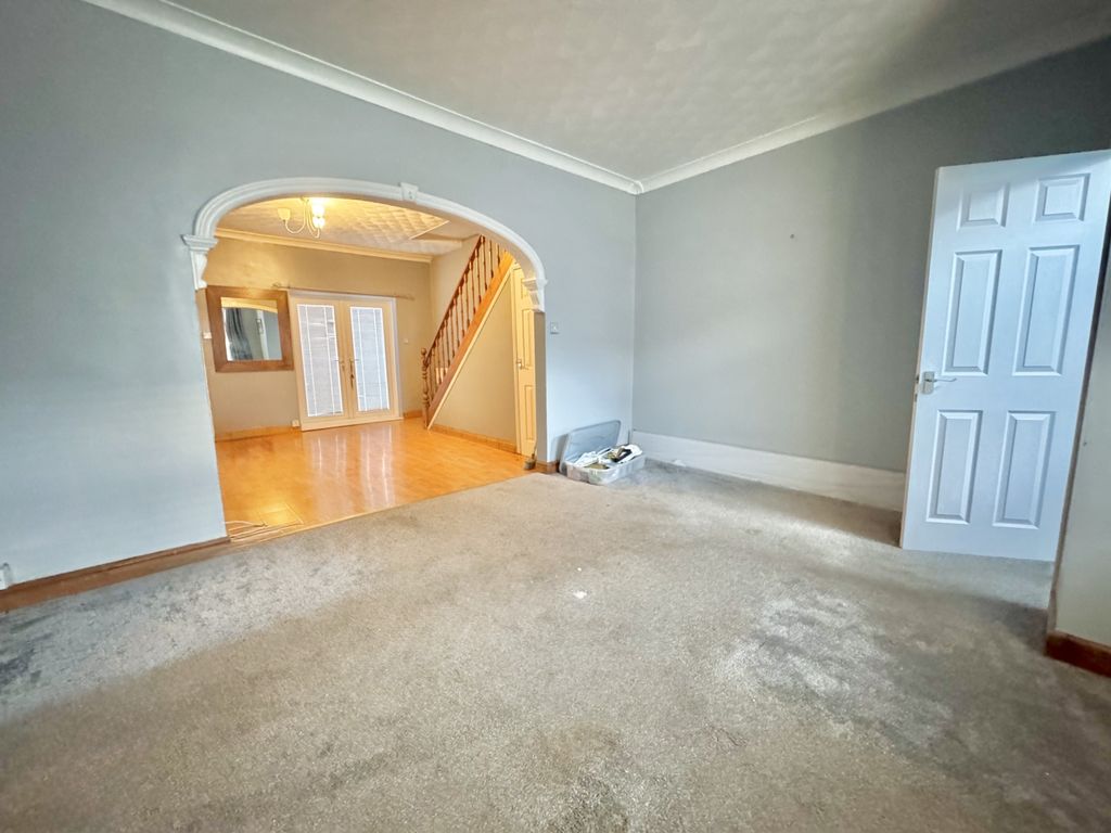 Property photo 3 of 13 Img_5354