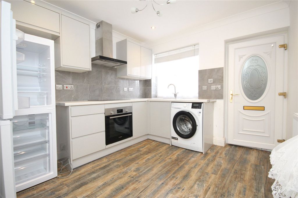 Property photo 1 of 5 Picture No. 06