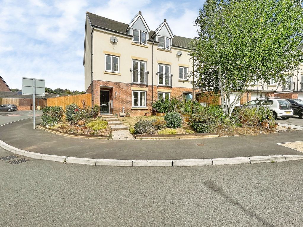 Property photo 1 of 33