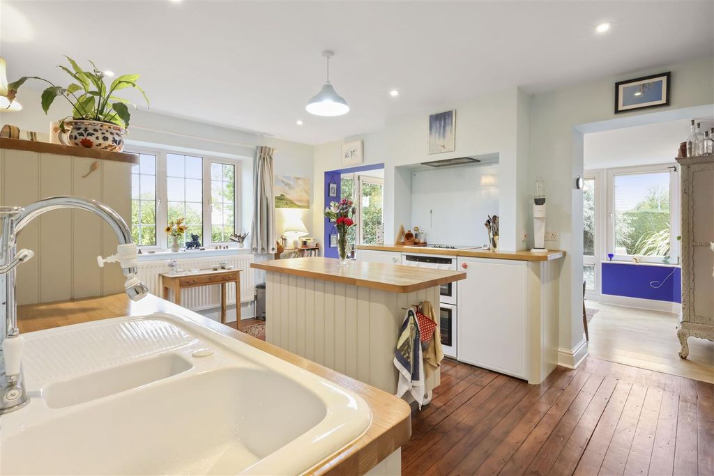 Property photo 3 of 43 0T4A0018.Jpg