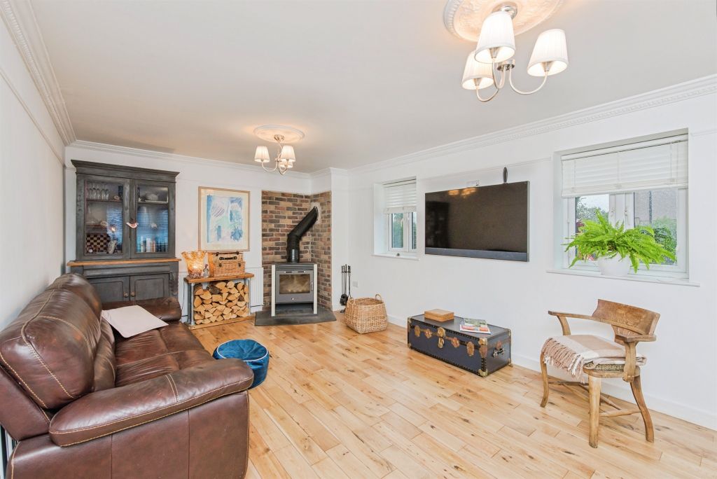 Property photo 2 of 25