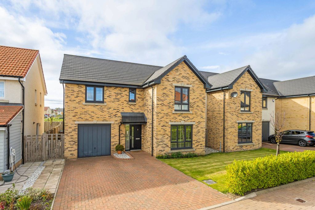 Property photo 1 of 30