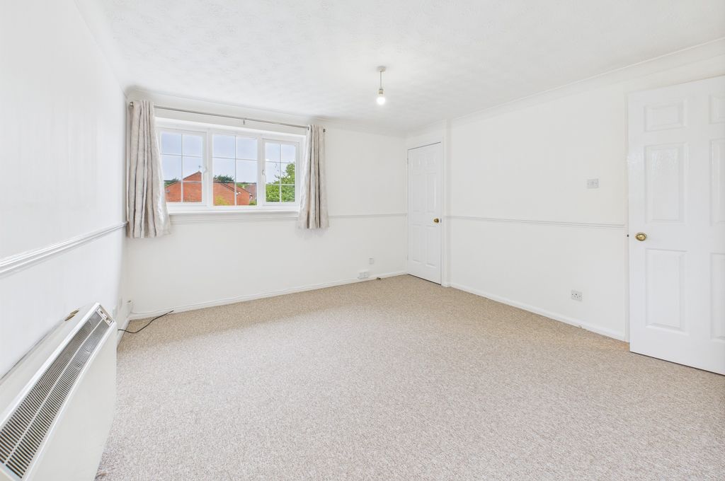 Property photo 3 of 14 Cam02545G0-Pr0447-Still007