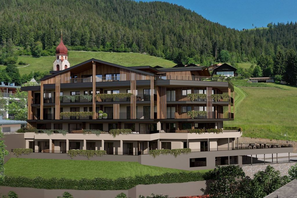 Property photo 1 of 12