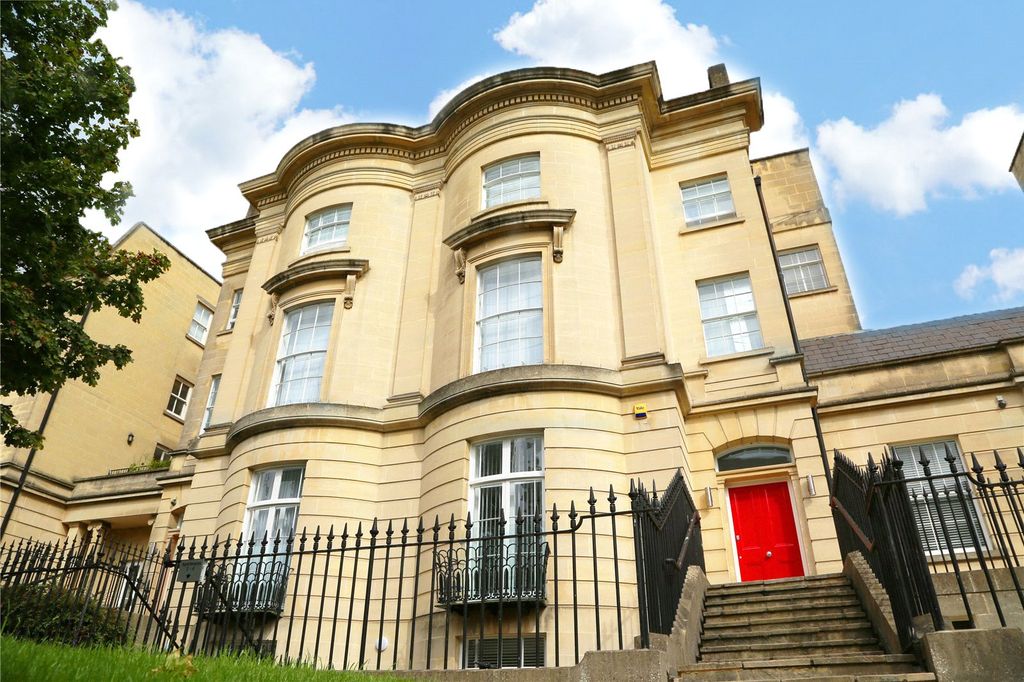 Property photo 1 of 4 Front