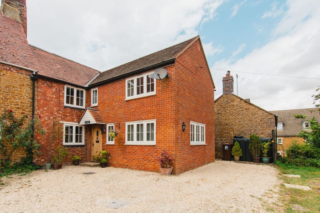Property photo 1 of 34