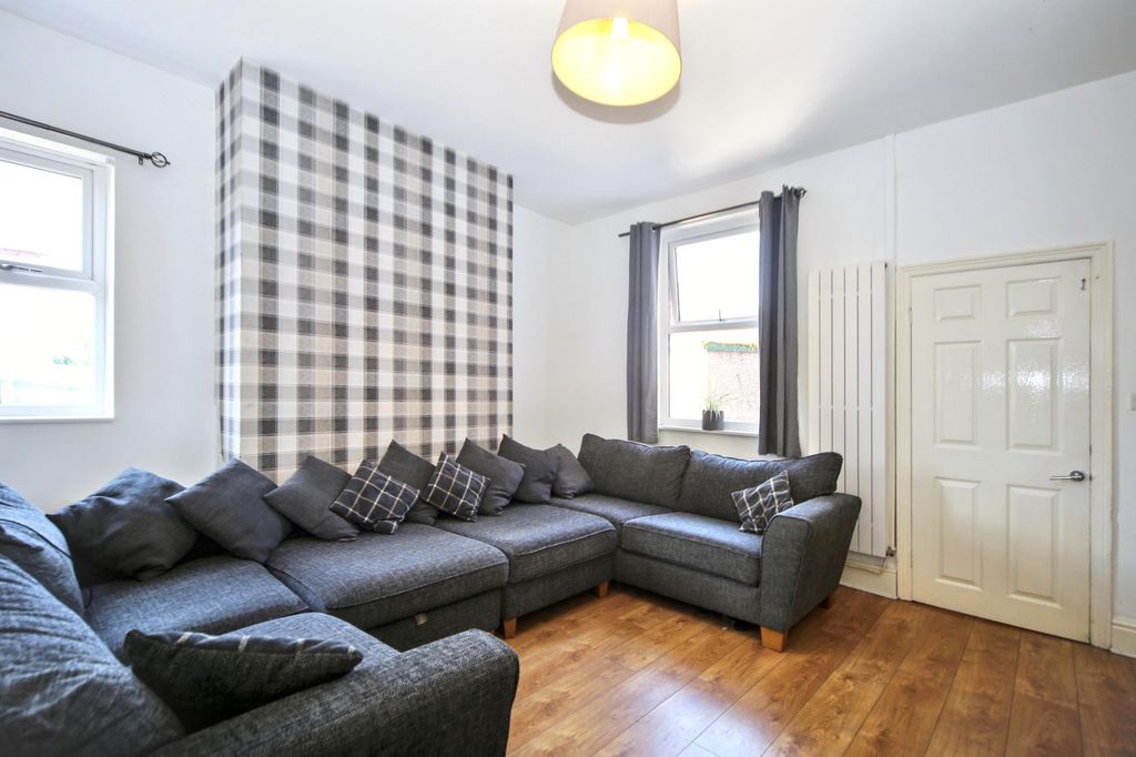 Property photo 2 of 22