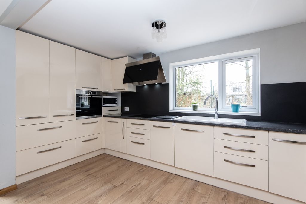 Property photo 3 of 24 3