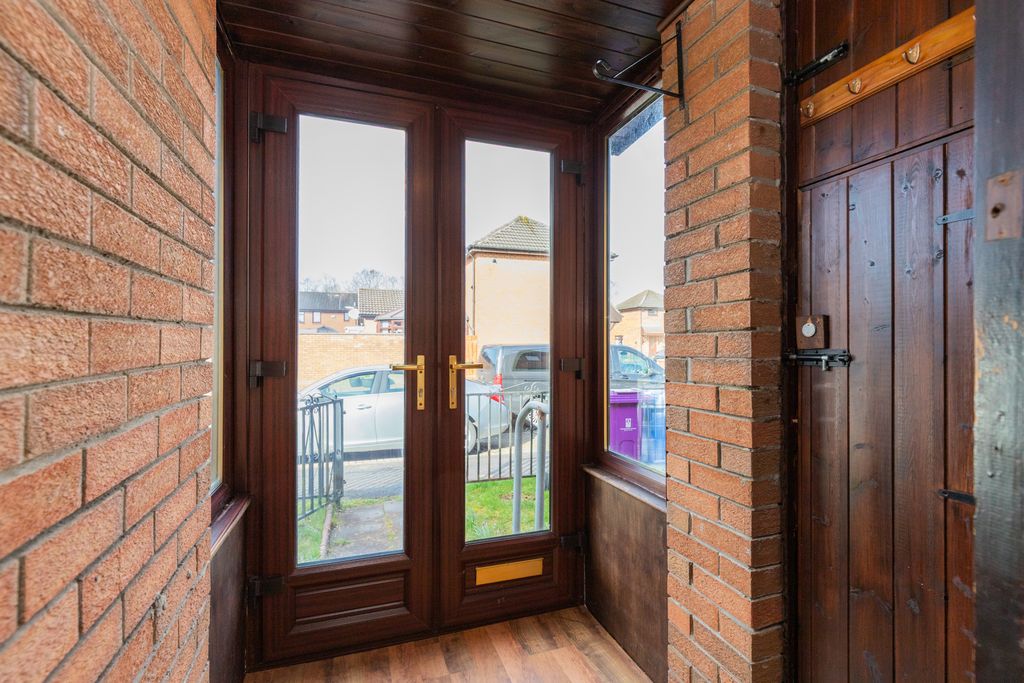 Property photo 2 of 26