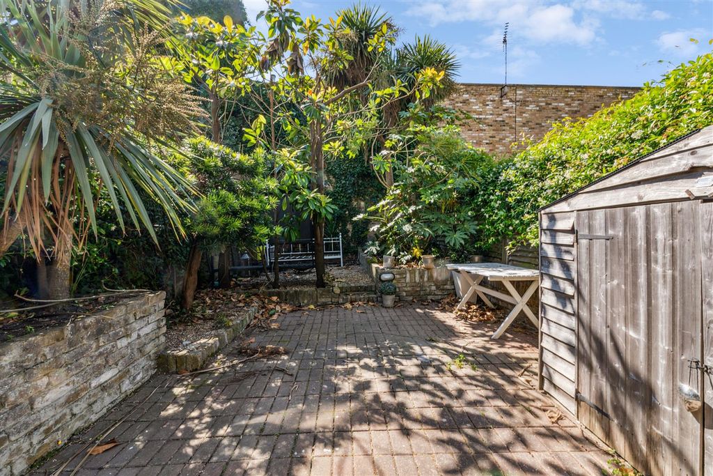 Property photo 3 of 12 St Albans Avenue, W4 - For Sale