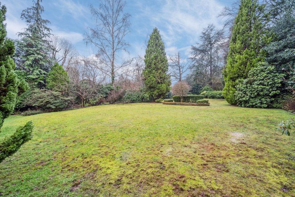 Property photo 2 of 24