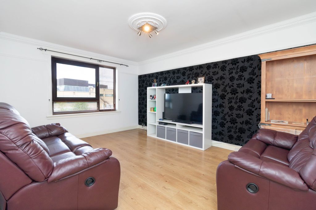 Property photo 2 of 18 Living Room