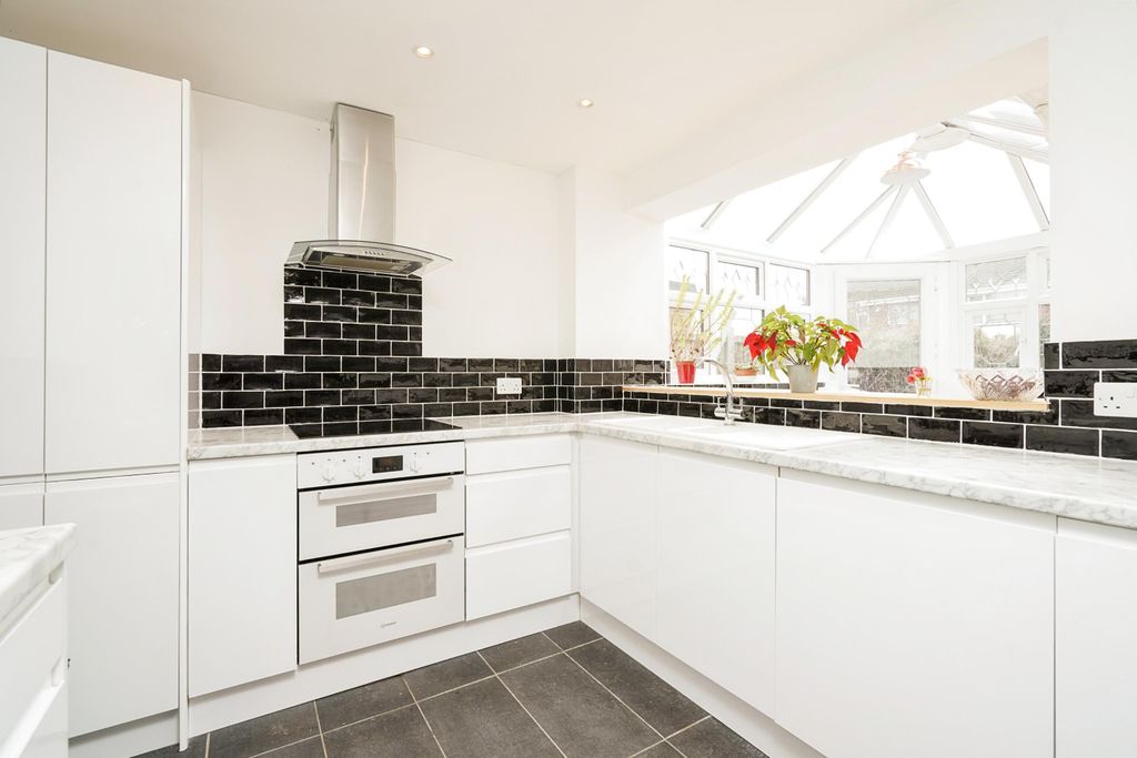 Property photo 3 of 18 Photography