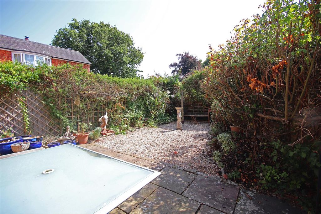 Property photo 3 of 16 Garden.Jpg