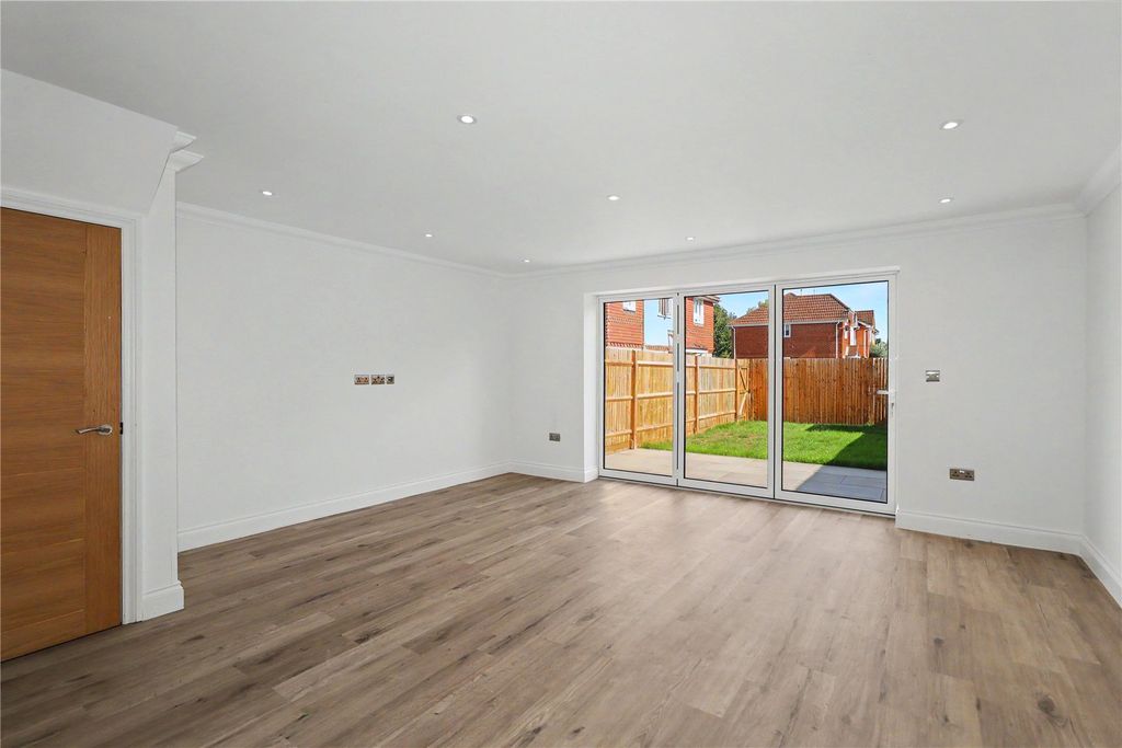Property photo 3 of 15 Picture No. 04