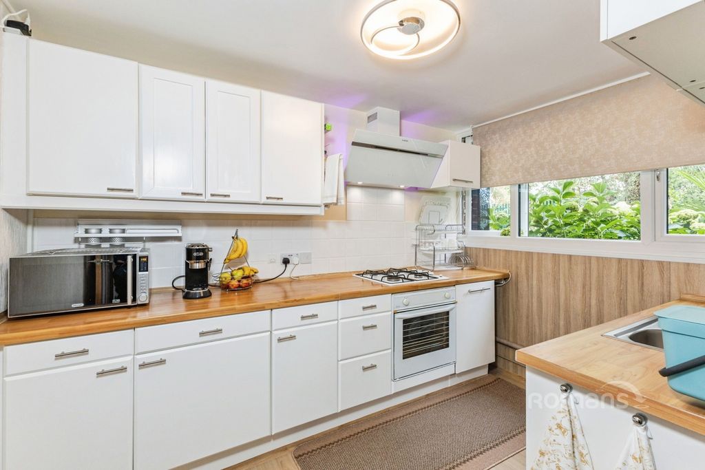 Property photo 3 of 12 Pbox-Img.Jpg