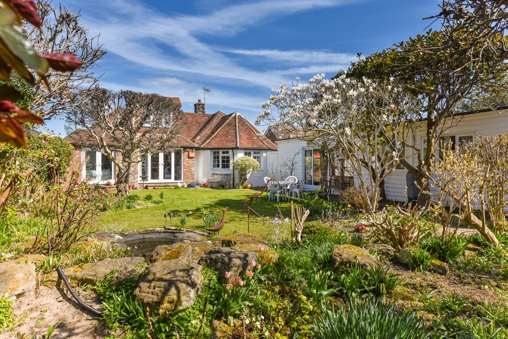 Property photo 1 of 37