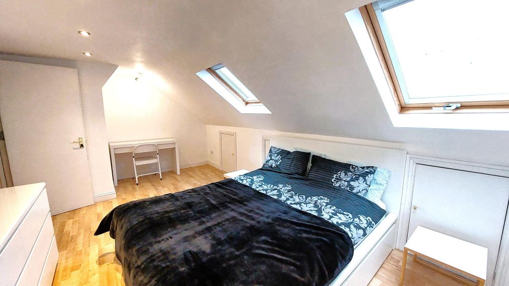 Property photo 2 of 3