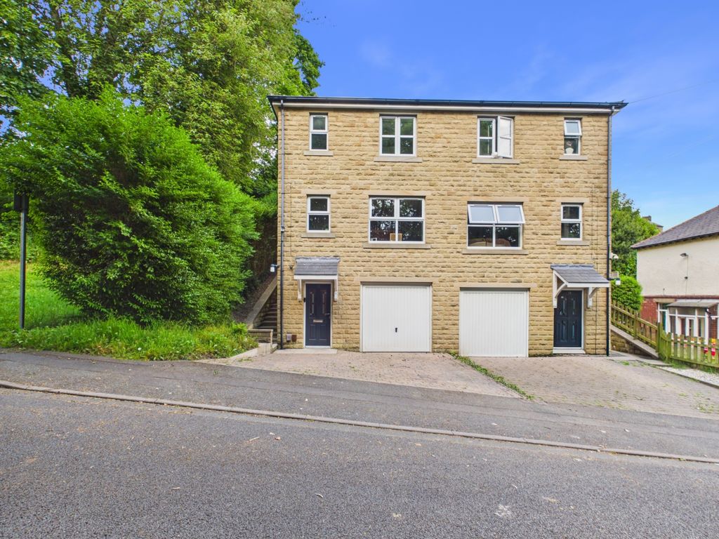 Property photo 1 of 18 Cam02637G0-Pr0032-Still022-2