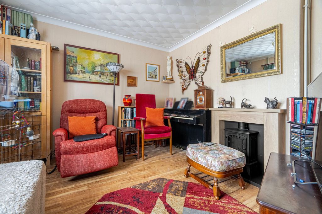 Property photo 2 of 13