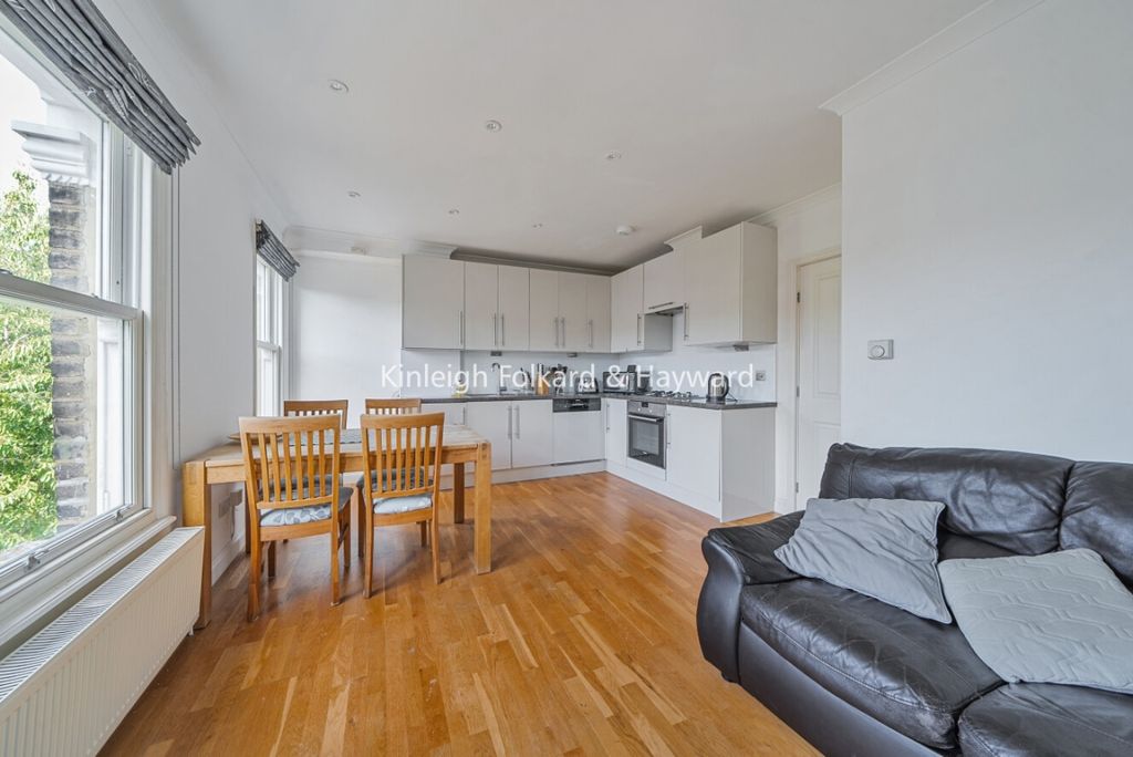 Property photo 2 of 6 242F767d-F75c-4943-B