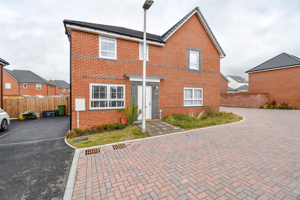 Property photo 2 of 22 Front