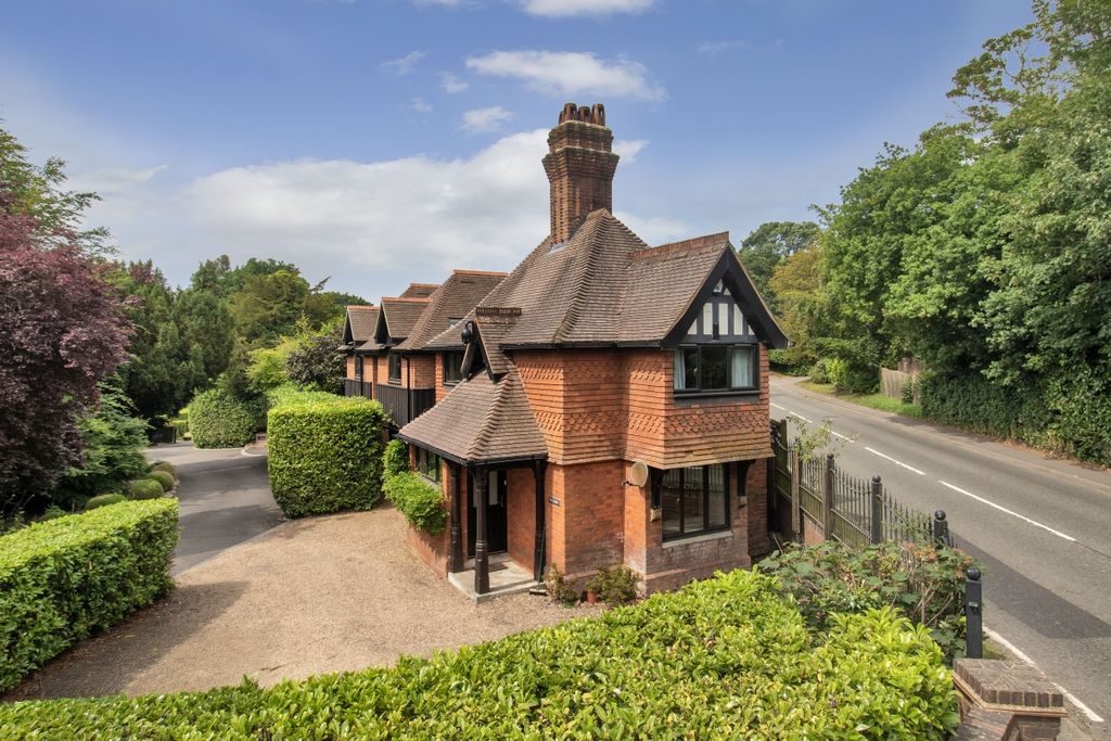 Property photo 1 of 18