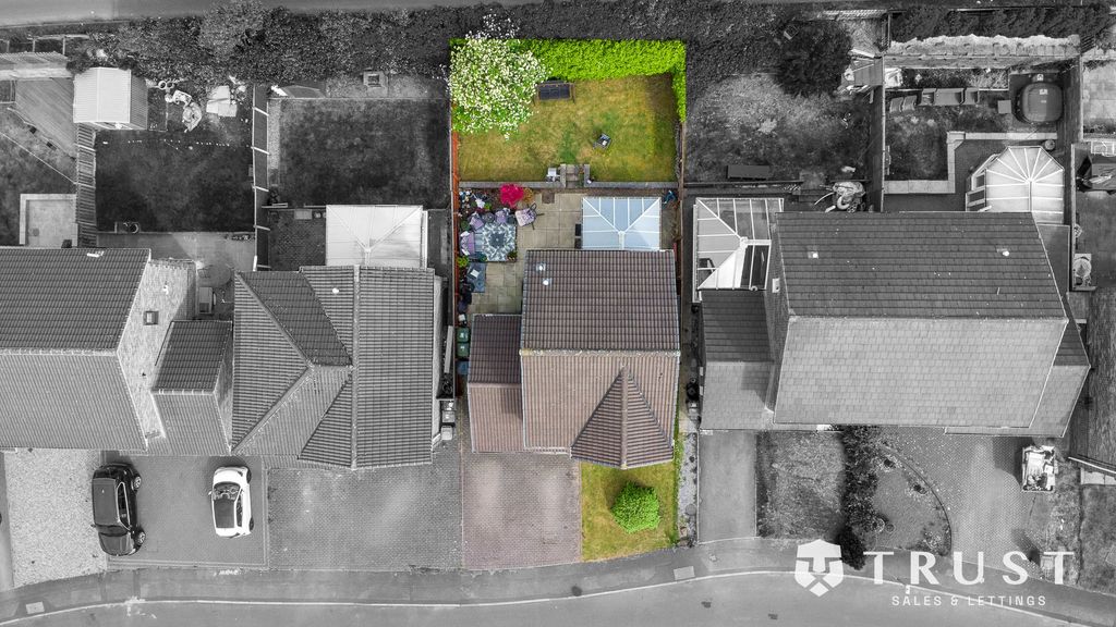 Property photo 2 of 36