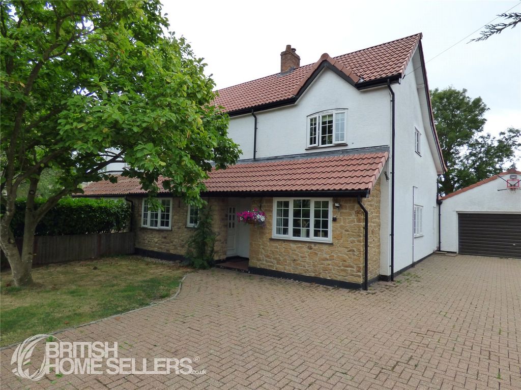 Property photo 2 of 38 Picture No. 04