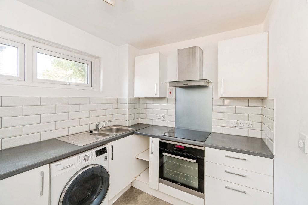 Property photo 2 of 15 Pbox-Img.Jpg