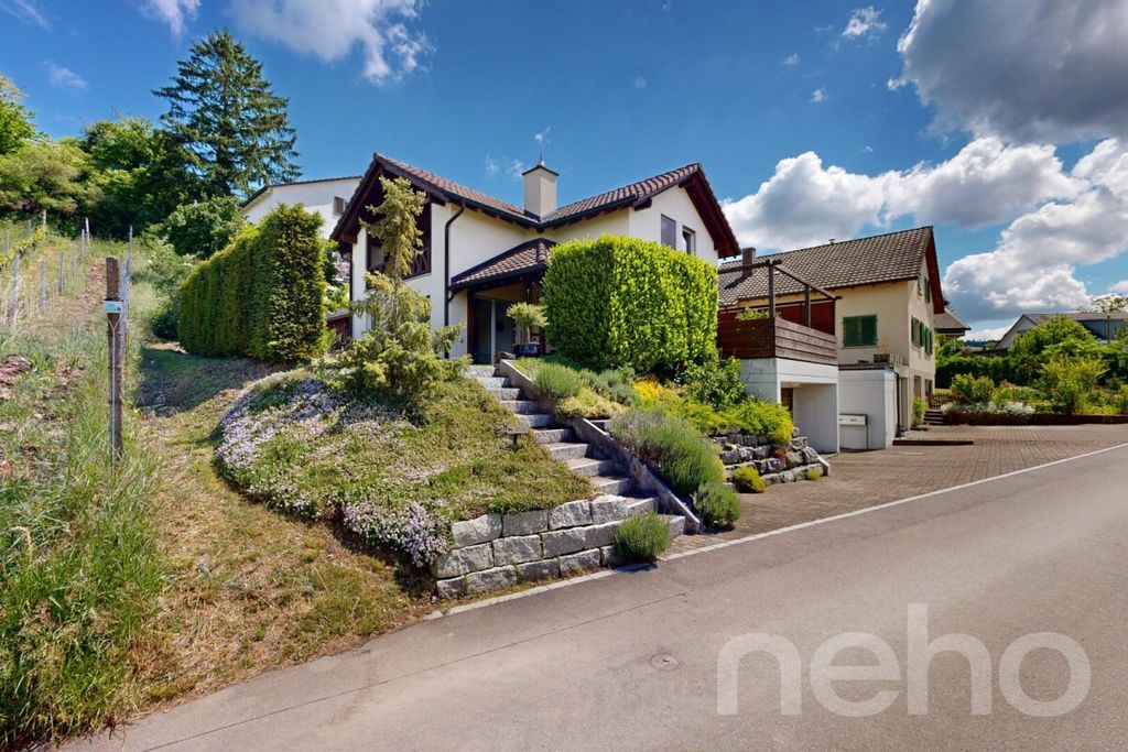 Property photo 2 of 12