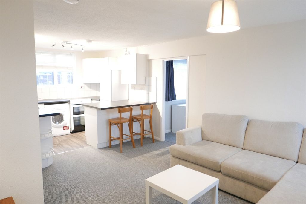Property photo 1 of 7 (Main)