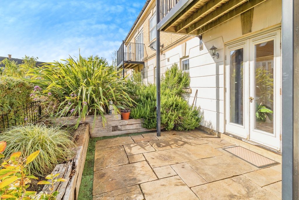 Property photo 2 of 17 Photo