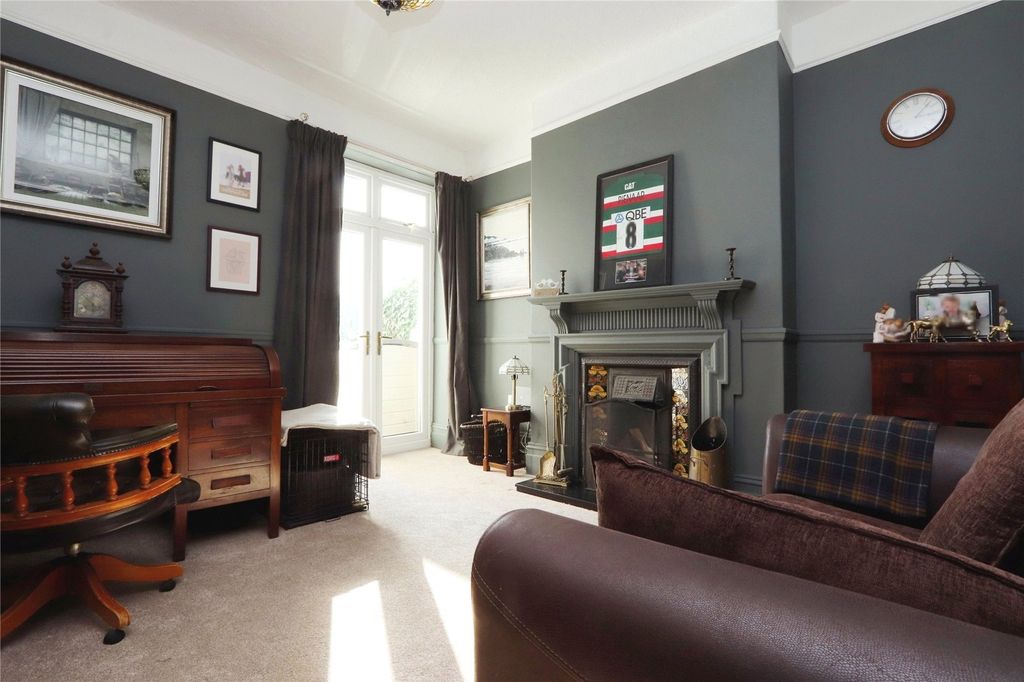 Property photo 3 of 19 Picture No. 02