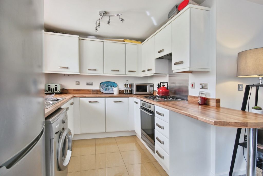 Property photo 3 of 16 4261126