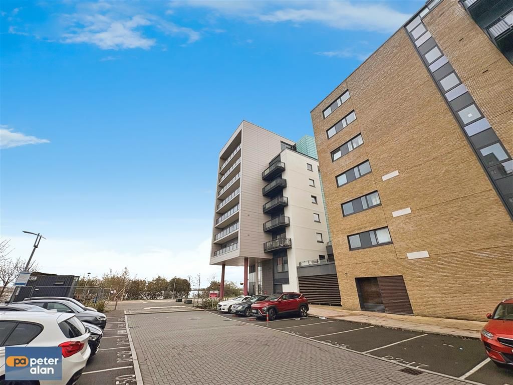 Property photo 1 of 10 Kitchen