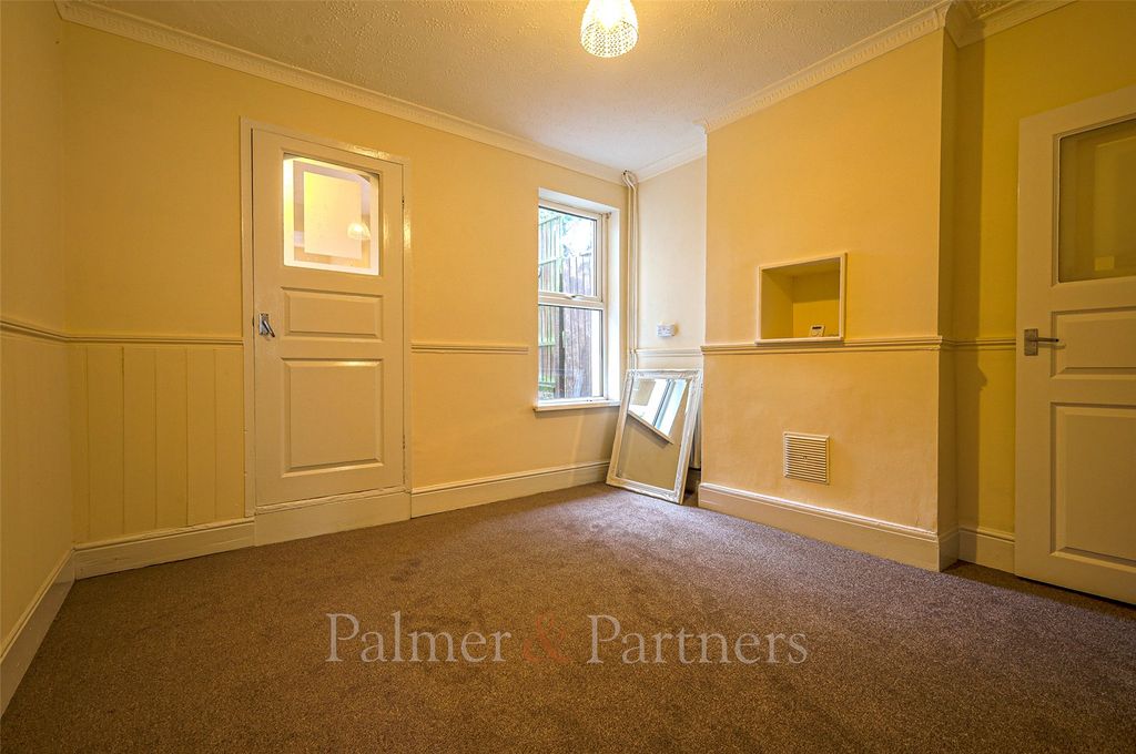 Property photo 3 of 9 Picture No. 12