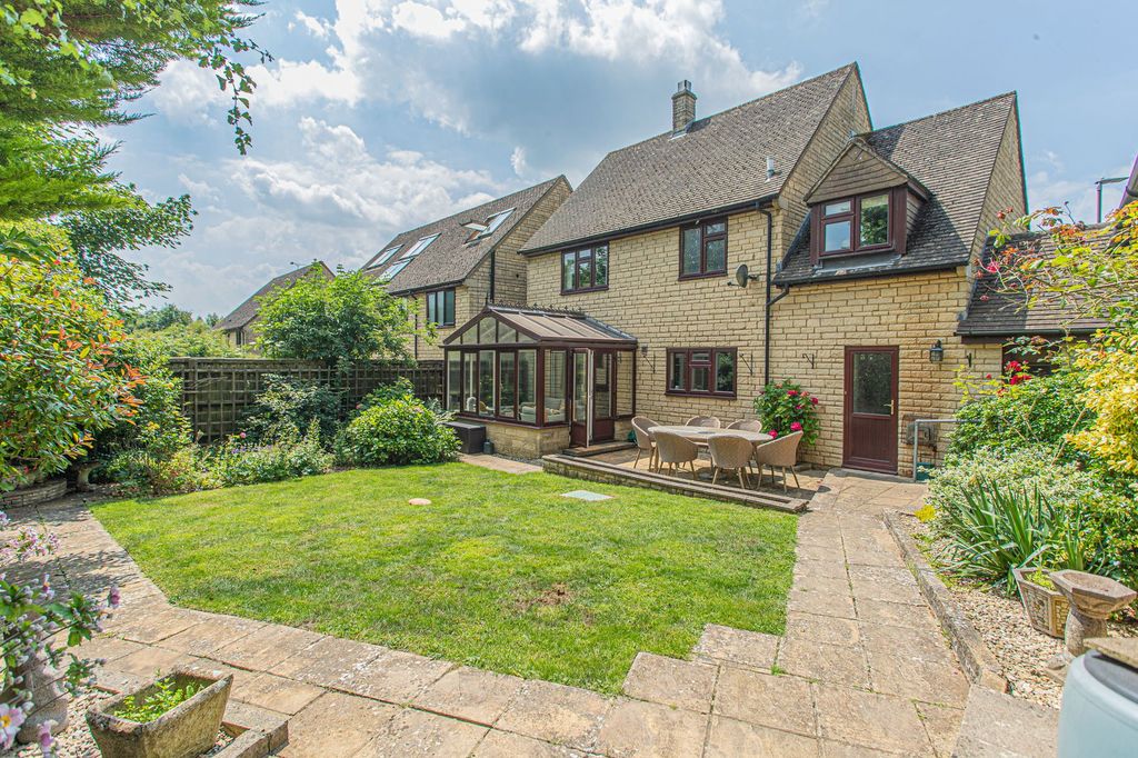 Property photo 2 of 18