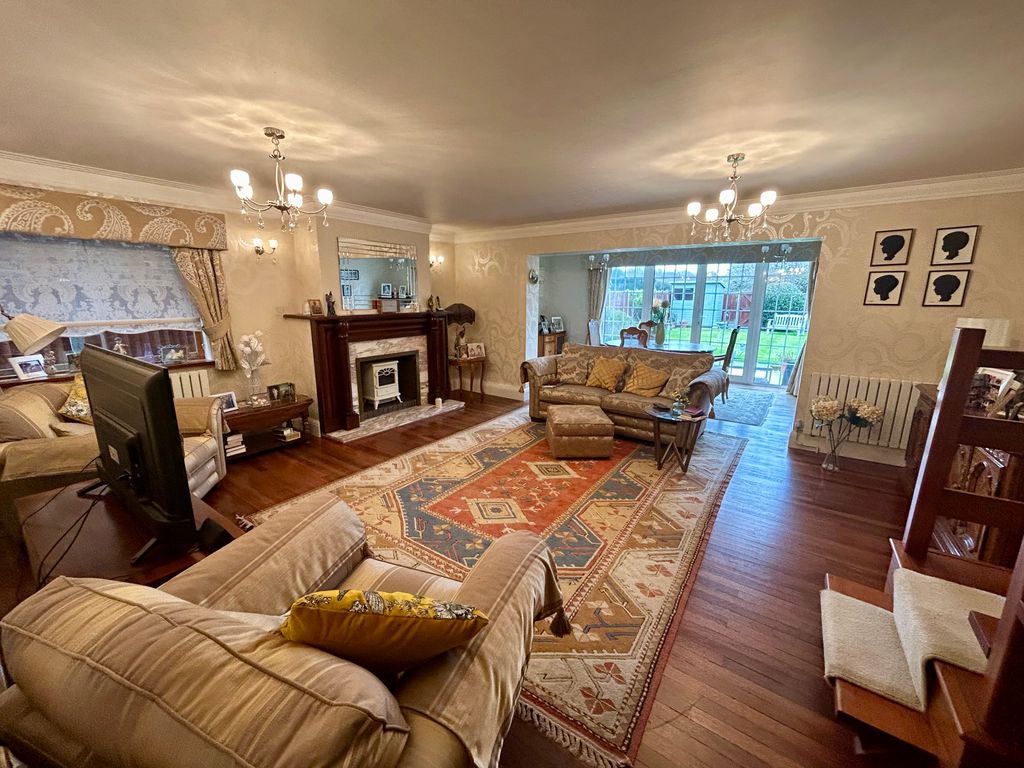 Property photo 2 of 25