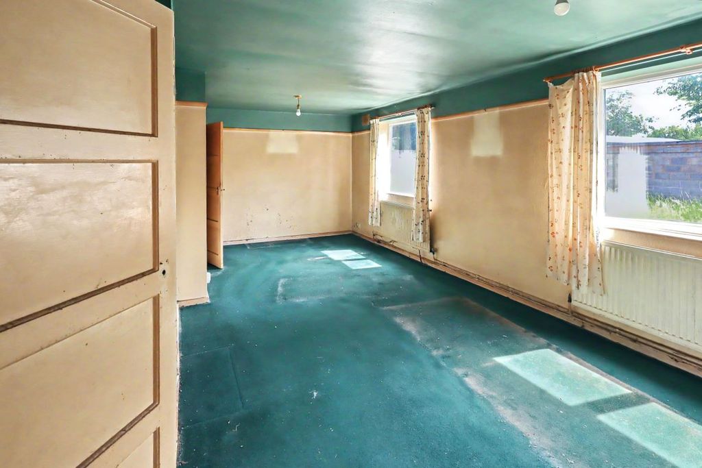 Property photo 3 of 14