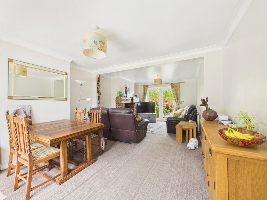 Property photo 3 of 18 5140096