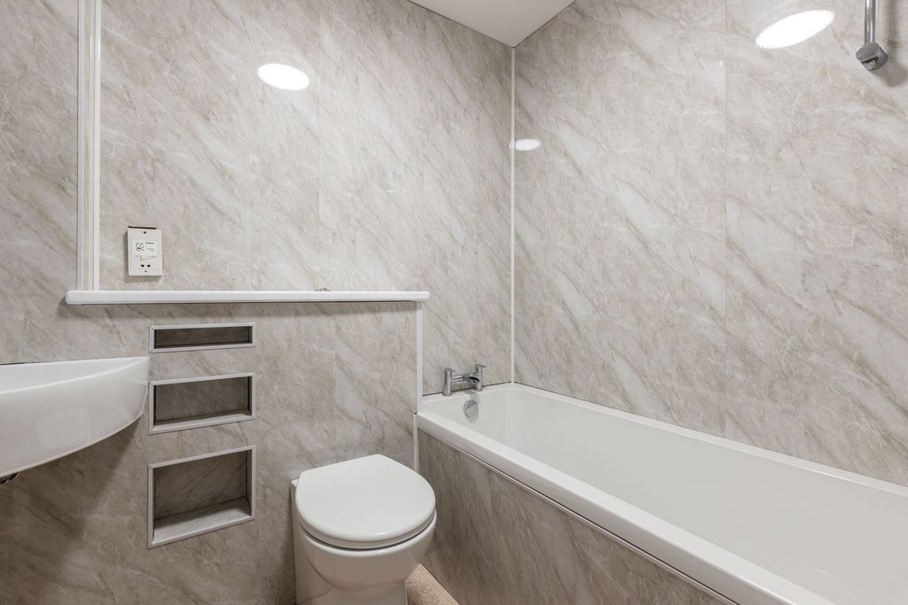 Property photo 3 of 4