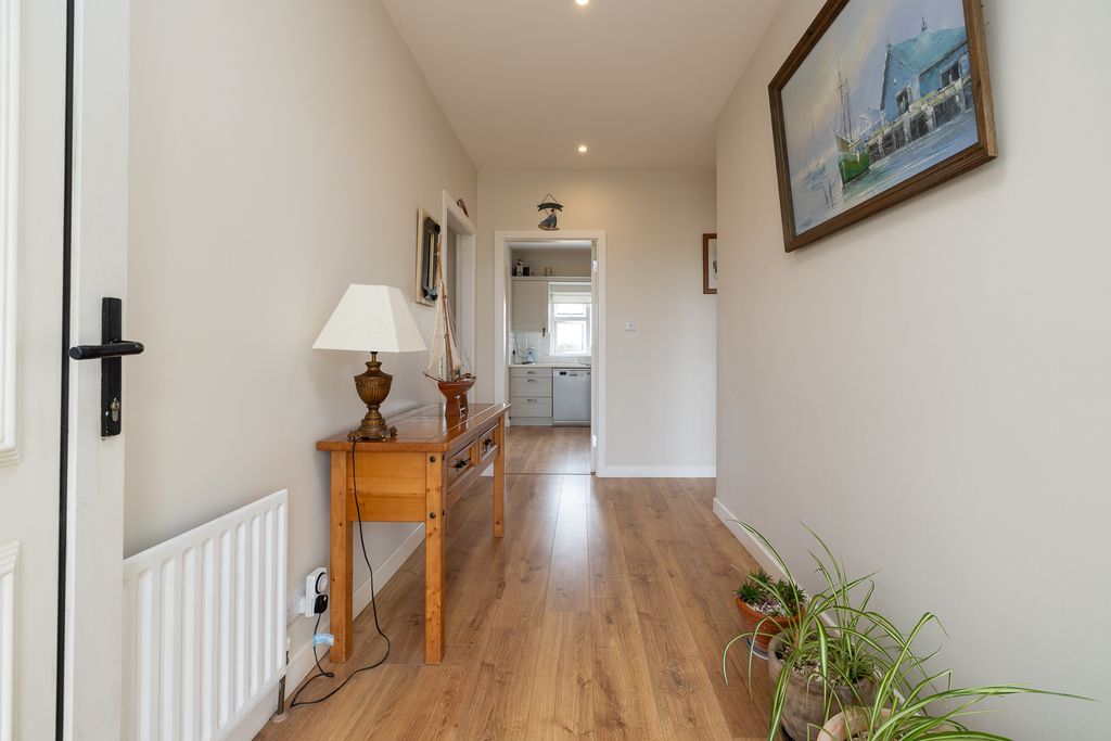 Property photo 3 of 48