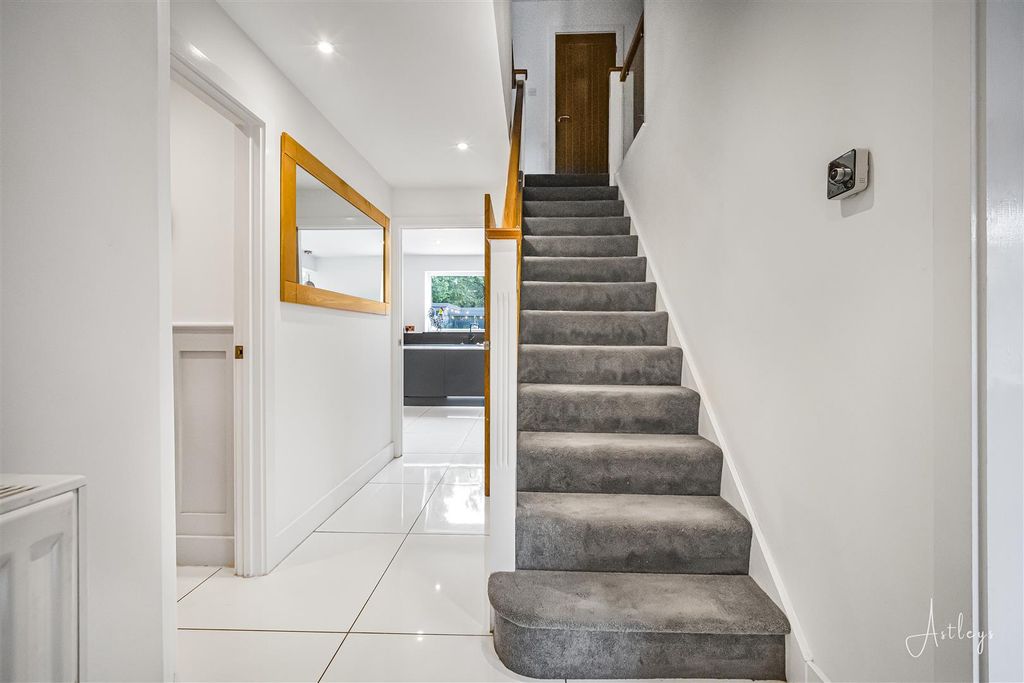 Property photo 2 of 39 Entrance Hallway