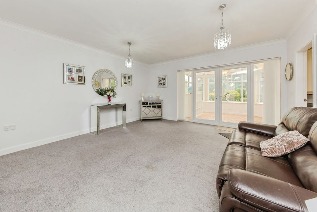 Property photo 3 of 17 Photo