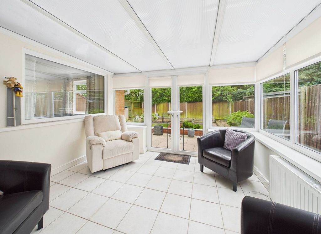 Property photo 3 of 19 Conservatory